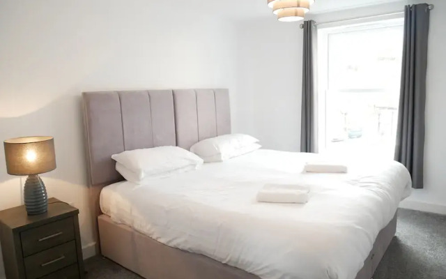 Lower Gill Gardens Penthouse