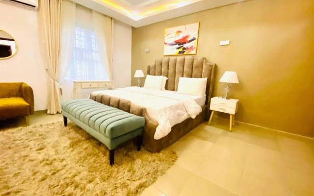 Shortlethomes - 5 Star Short let Apartment in Ikate