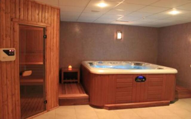 White Lavina Spa and Ski Lodge