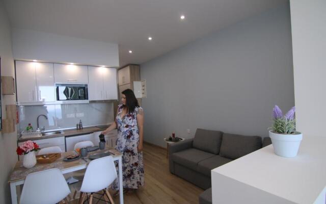 Lakones Deluxe Suites