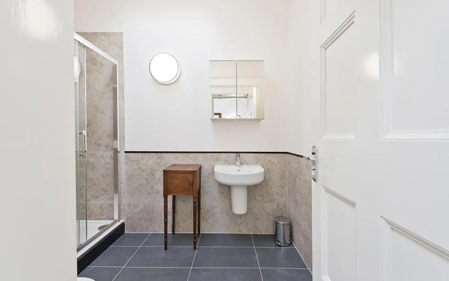 Henrietta Suites City Centre