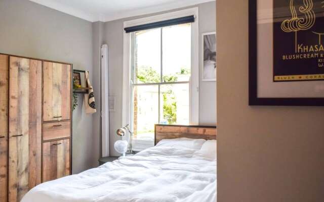 1 Bedroom Flat Close to Clapton Station