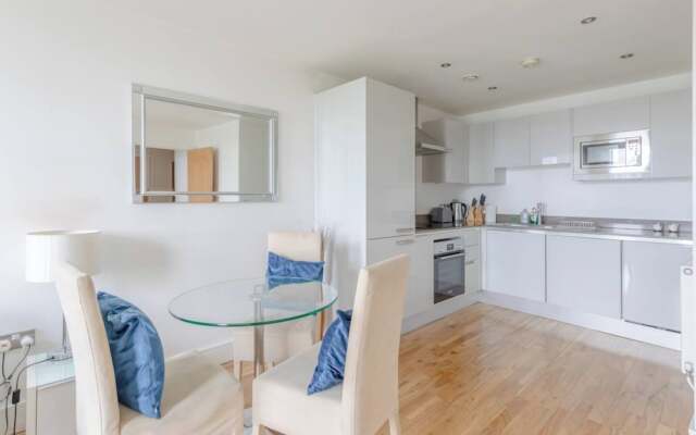 Sleek & Sunny 1BD Flat Near Greenwhich - Deptford!