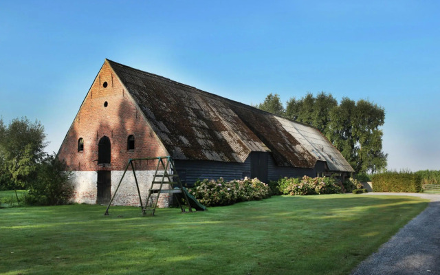 Spacious Farmhouse in Eede with Private Terrace