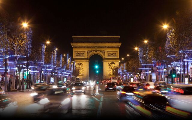 La Tremoille Paris