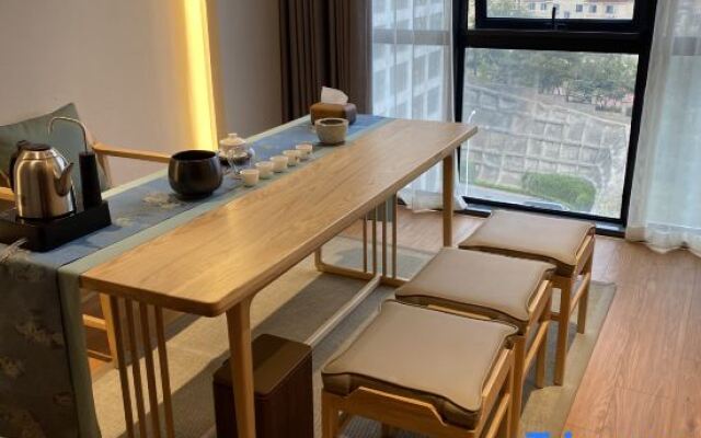 Jianguo Puyin Hotel (Qingdao Wusi Square Qingdao University Branch)