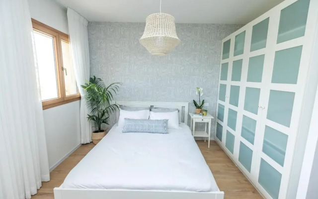Jaffa Beachfront Studio by Sea N' Rent