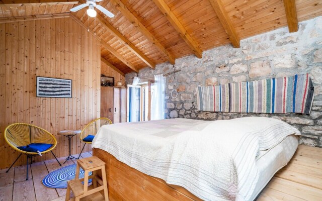 Stunning Home in Janjina With Wifi and 2 Bedrooms