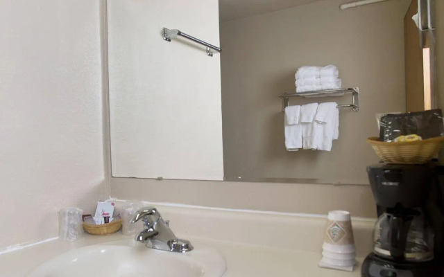 The Royal Victorian Motel