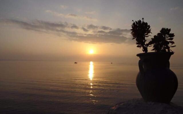 Alexandros Hotel