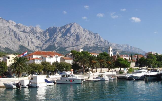 Žana - 30 m From sea - A1