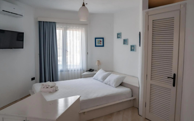 Kefi Beach and Suites