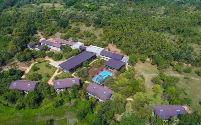 Tropical Life Resort And Spa