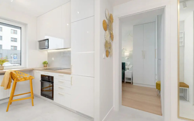 Bright Apartment With Balcony by Renters