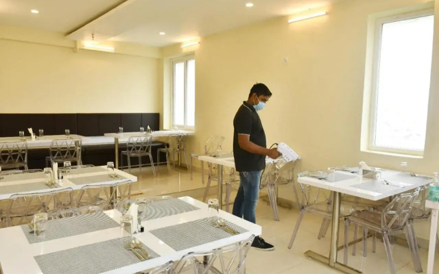 Hotel Tridev Grand
