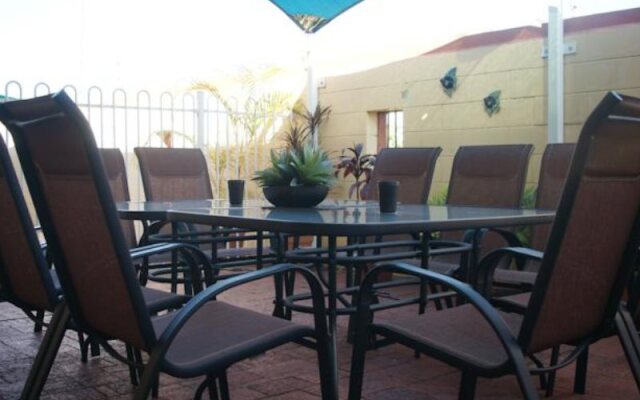 Cedar Lodge Motel Townsville