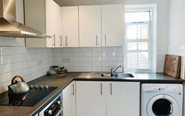 Spacious and Central Shoreditch Apartment