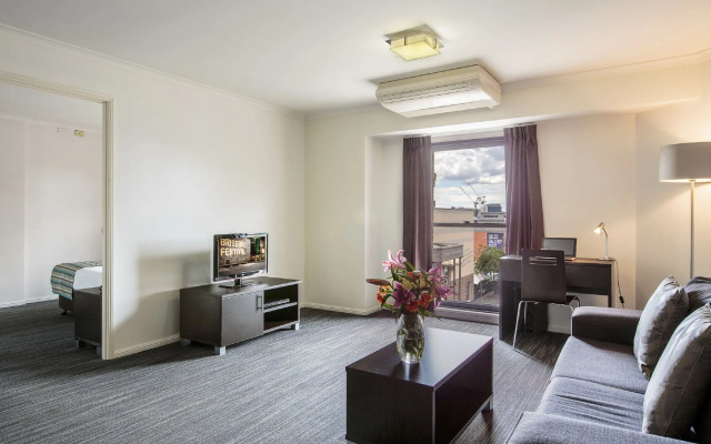 Central Brunswick Apartment Hotel