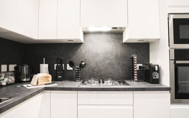 Diamond - King Street Apartment 9b