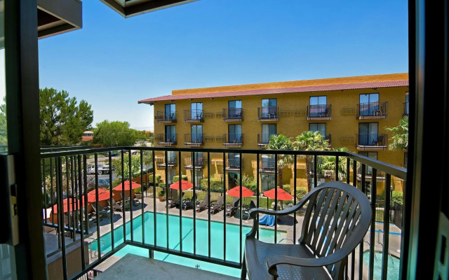 Oxnard Inn Lancaster