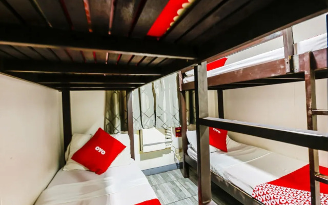 Metro Deluxe Residences