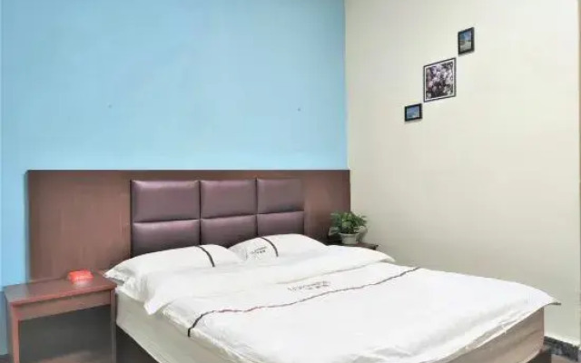 Xingguang Apartment (Zhongshan Huiyimei Shopping Plaza)