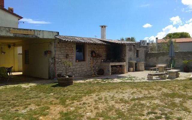 House for Families and Pets Welcome