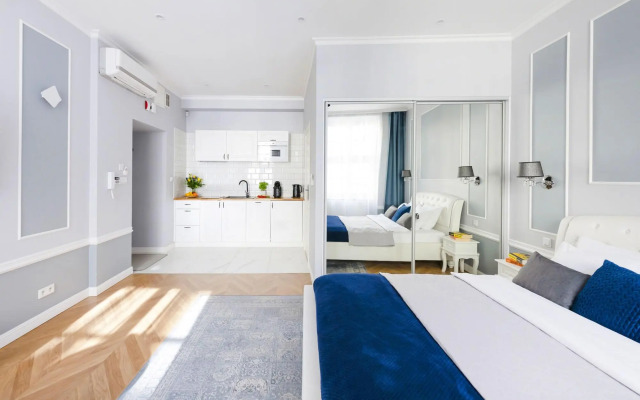 Main Square Apartments