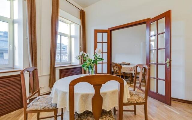Ludwig Apartments on Nevsky 79