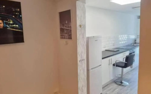 Gillingham Retreat - Spacious 4 Bedroom House