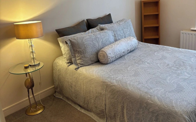 Spacious 2 Bed Apartment Near Dublin Airport