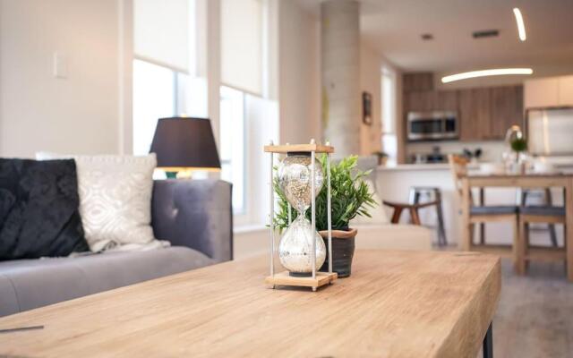 Ocean Bay New Luxury Condo Sleeps 5 Parking, Coffee, AC
