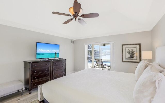 Waterfront Home With Spectacular View, Pool and spa