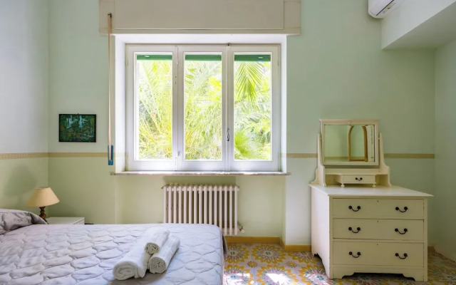 Villa Villari Terrace and Patio by Napoliapartments