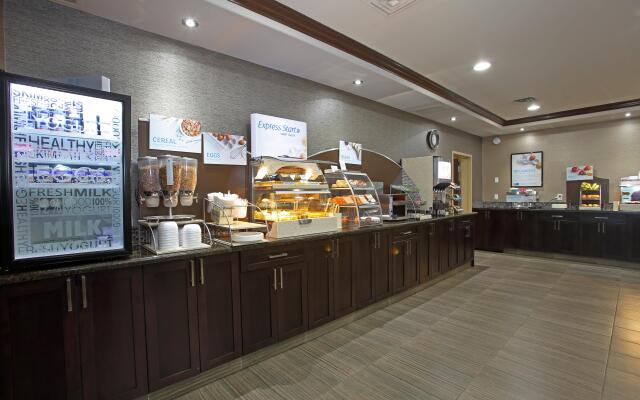 Holiday Inn Express And Suites - Vernon by IHG