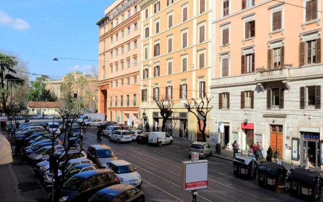 Termini/Colosseo Crossroad Lodging