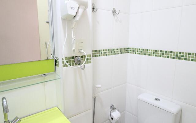 Pineapples A923 | Studio in Copacabana Z2