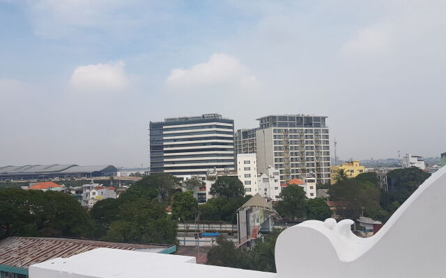 SAZI Erato Hotel - Free Airport & Breakfast