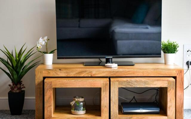 Swansea Marina - Sleeps 4 - Underground parking