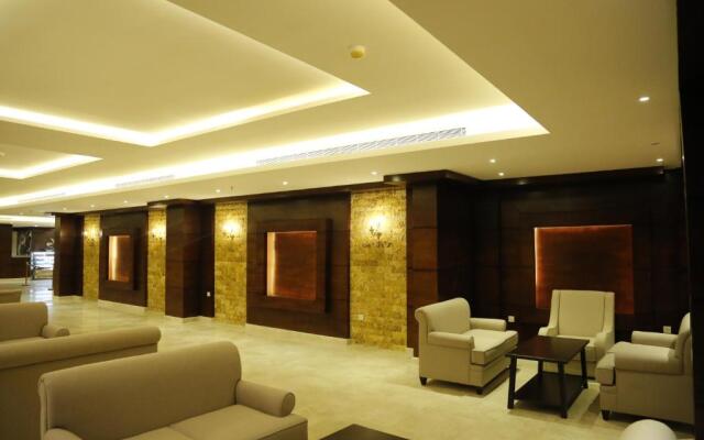 Flora Hotel Suite 2