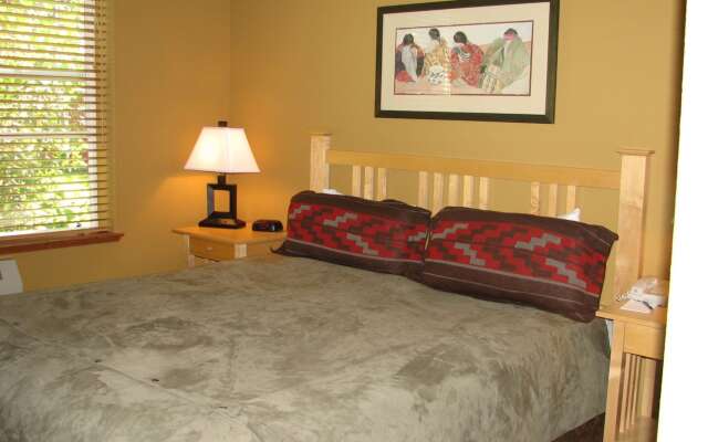 Squaw Valley Lodge