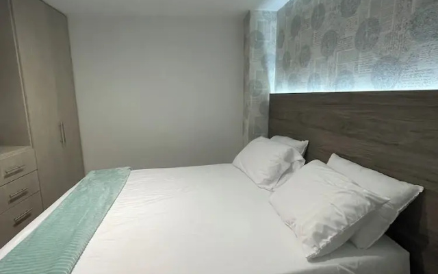 Luxury Liv Limonar