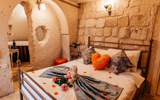 Young Cave Hotel