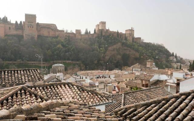 House with 3 Bedrooms in Granada, with Furnished Terrace And Wifi - 40 Km From the Slopes