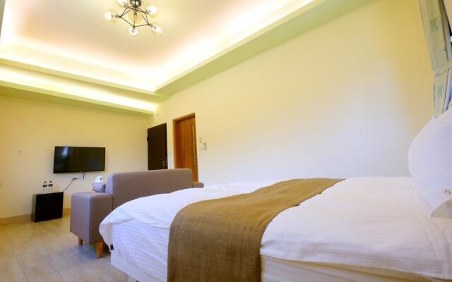 96 Coll Pig Hotel
