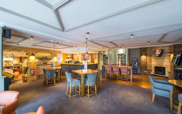 Premier Inn Cardiff West