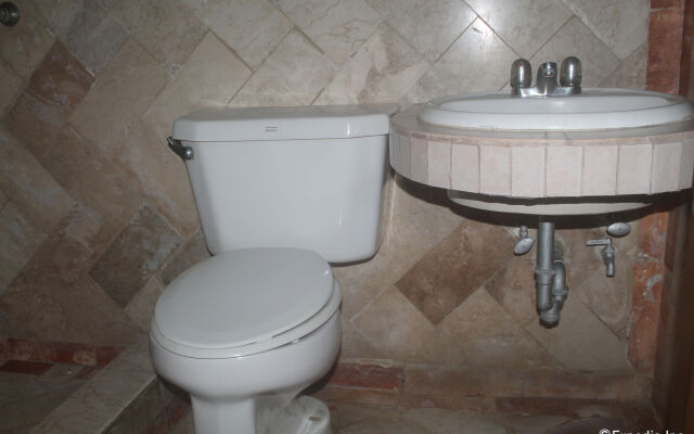 Halina Drive Inn Hotel - Pasay