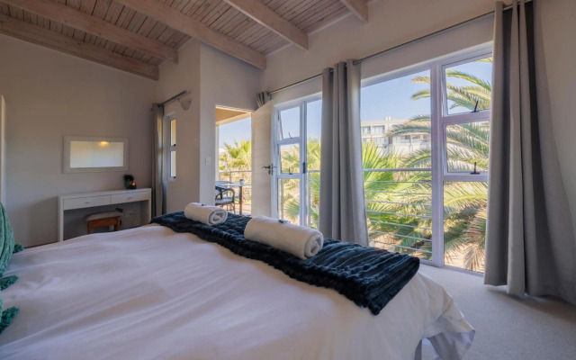 Waterfront Cottage B3