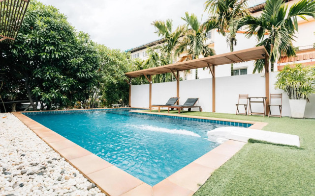Talay Hotel & Villa