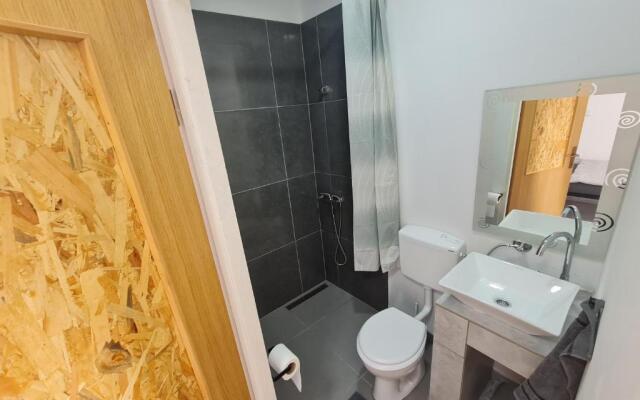 Budget Apartment LeLo Center1